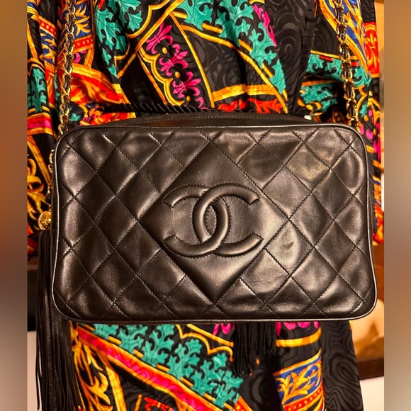 Vintage 1990s Authentic Chanel Lambskin Camera Bag - Picture 1 of 11